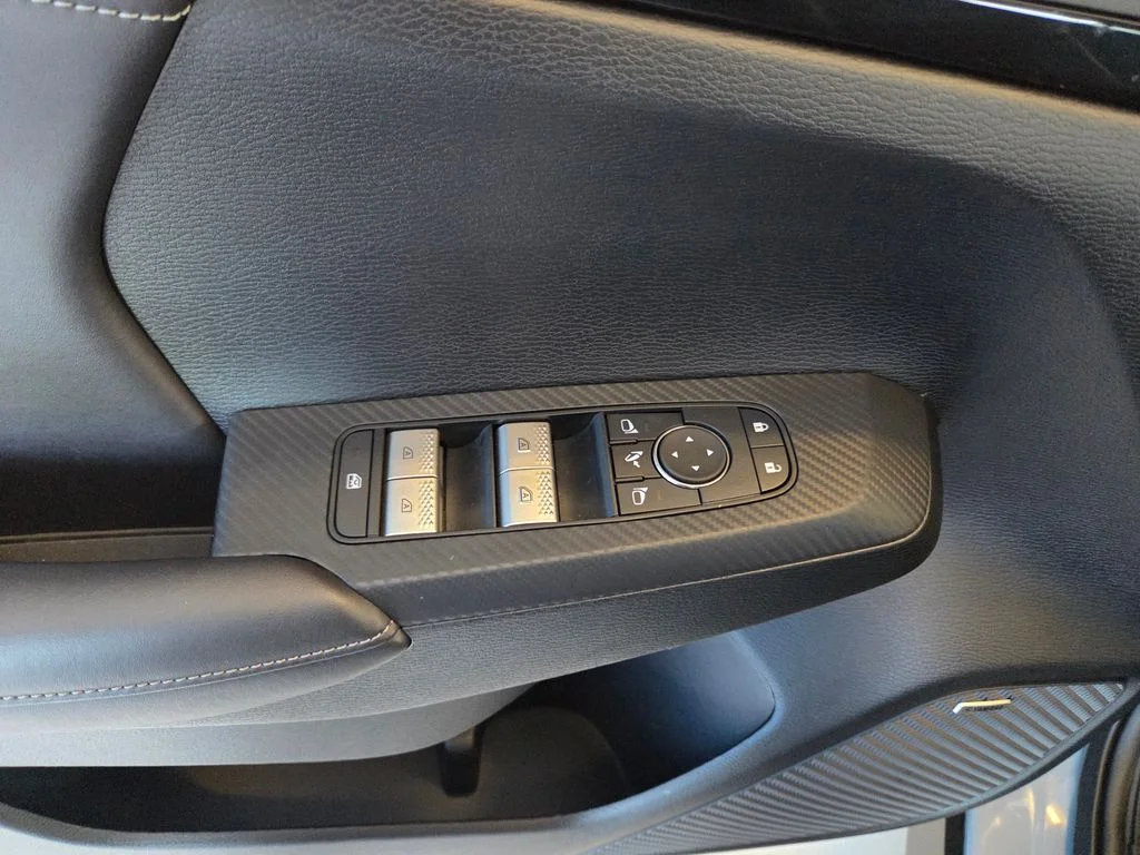 Used 2026 Moonstone Gray Metallic/Black Roof Mitsubishi LE image 17