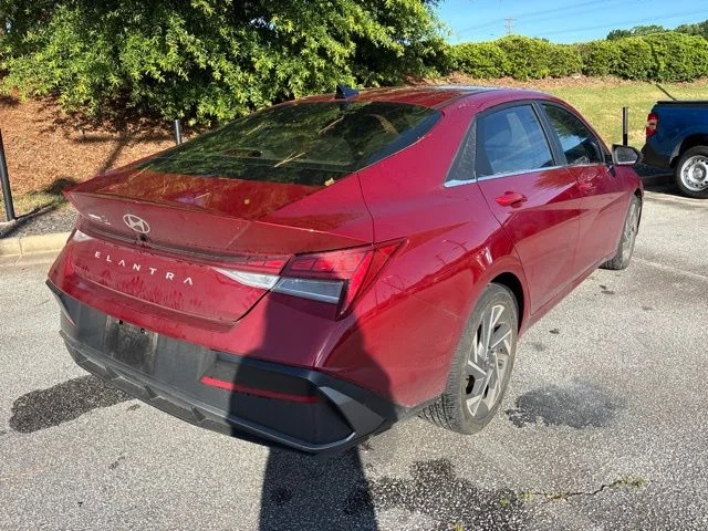 Used 2024 Red Hyundai SEL image 4