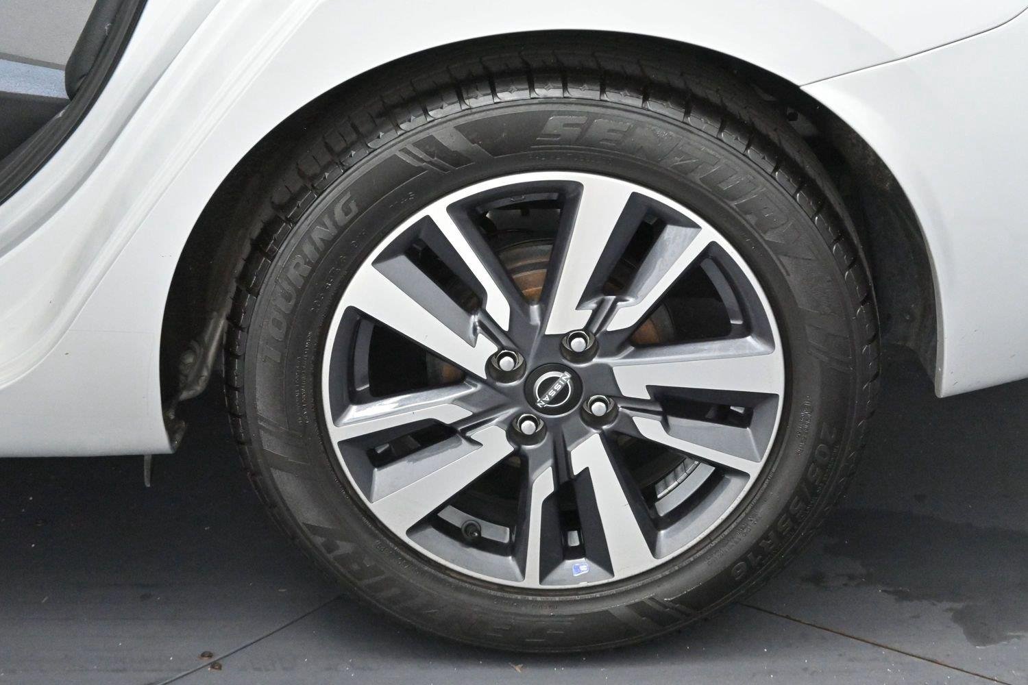 Used 2023 Brilliant Silver Metallic Nissan SV image 31