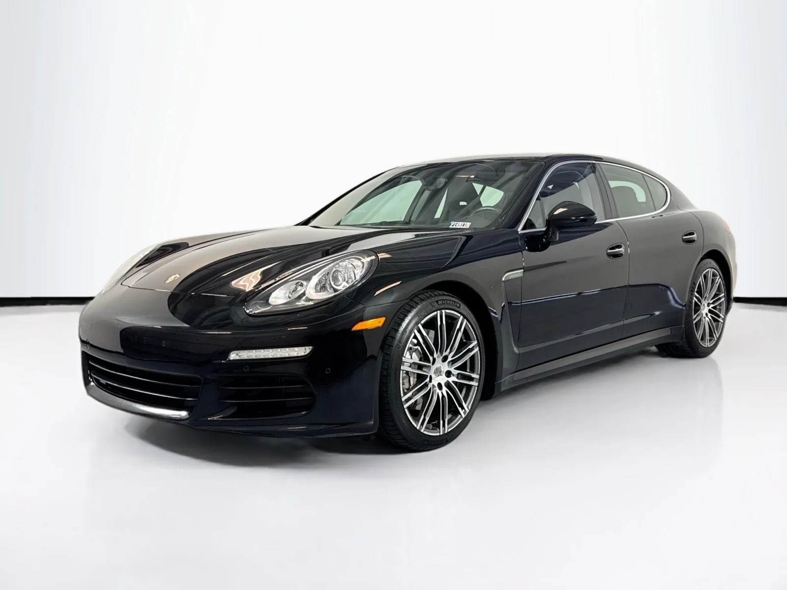 2015 Porsche Panamera S's photo