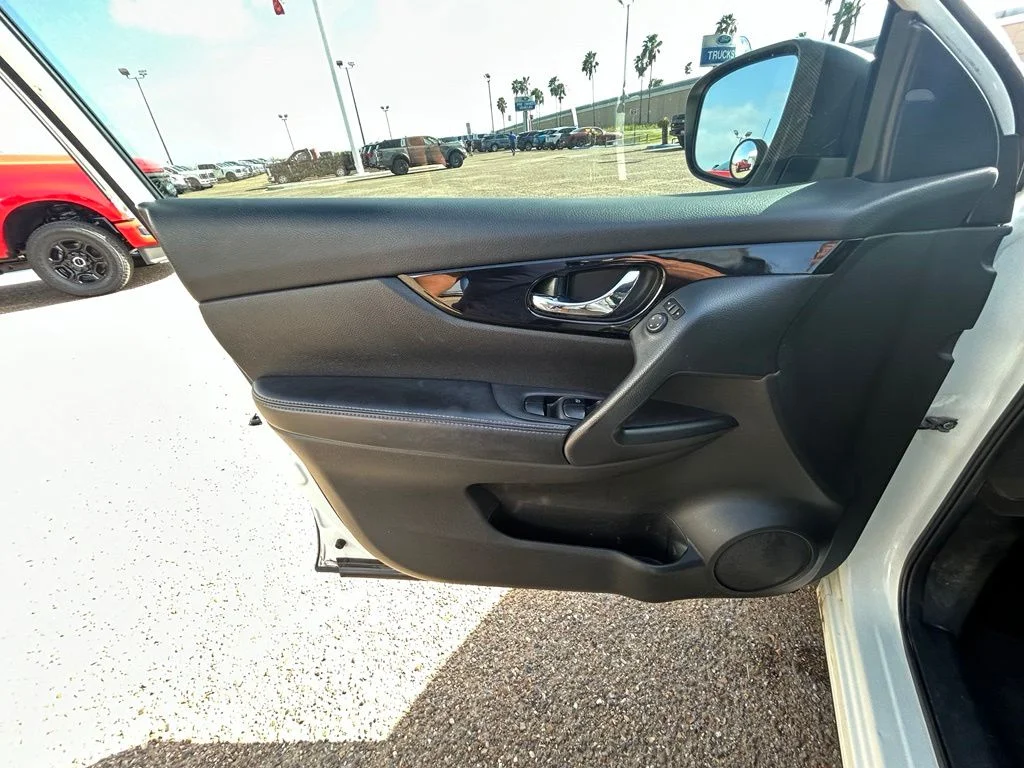 Used 2021 White Nissan SV image 11