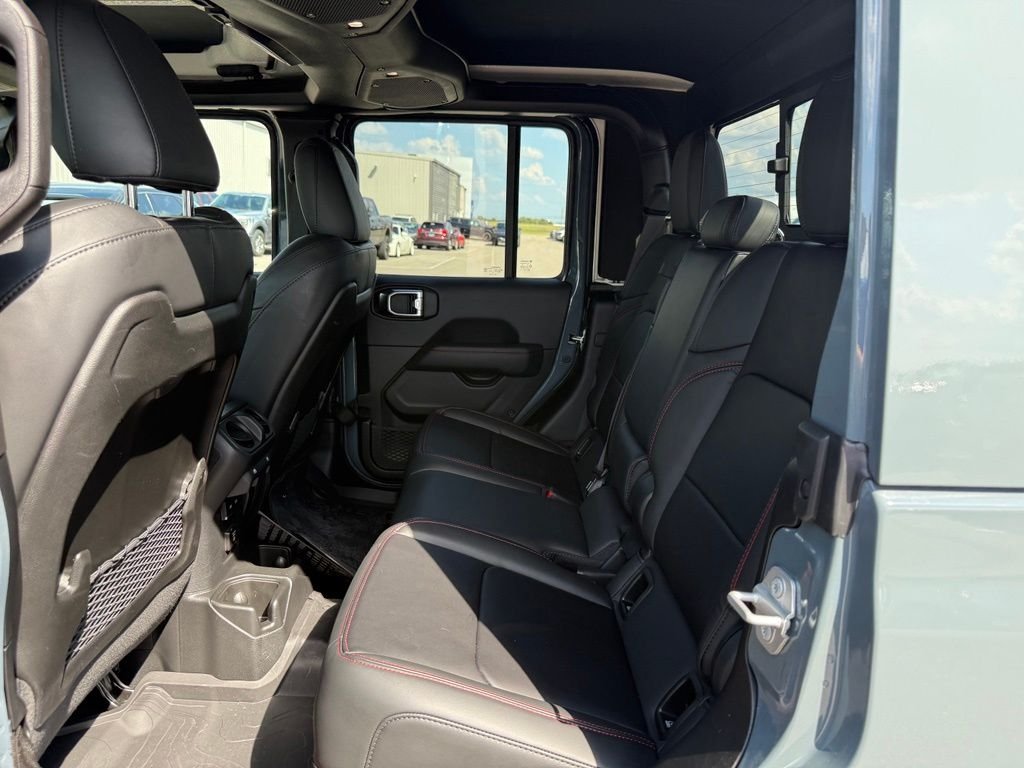 Used 2025 Gray Jeep Rubicon image 9
