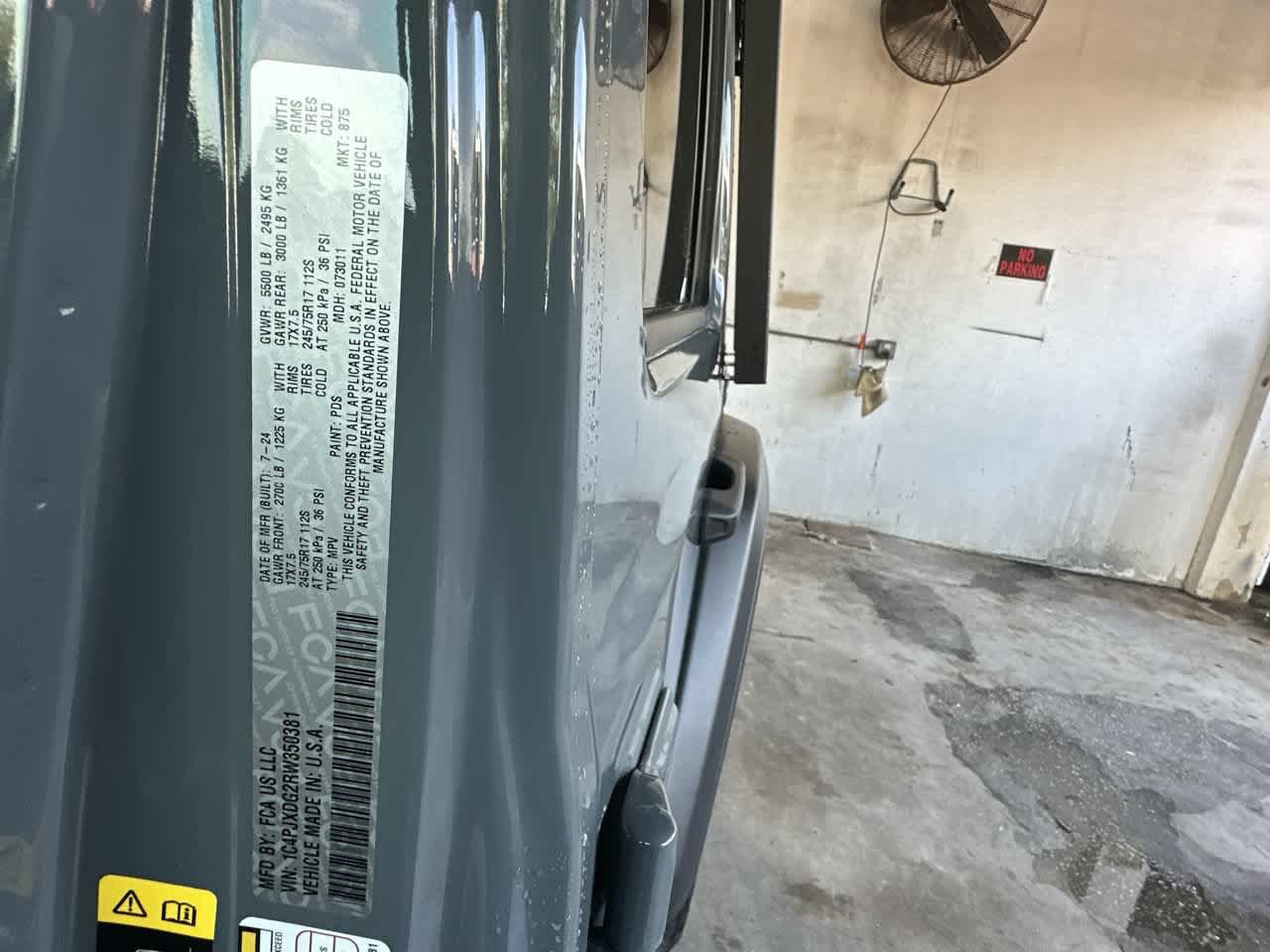 Used 2024 Anvil Clear Coat Jeep Sport S image 29
