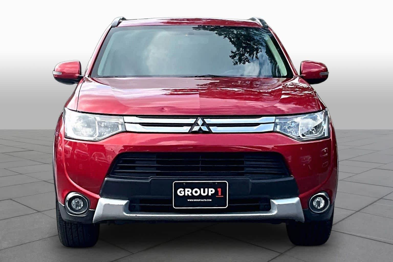 Used 2015 Rally Red Mitsubishi SE image 4