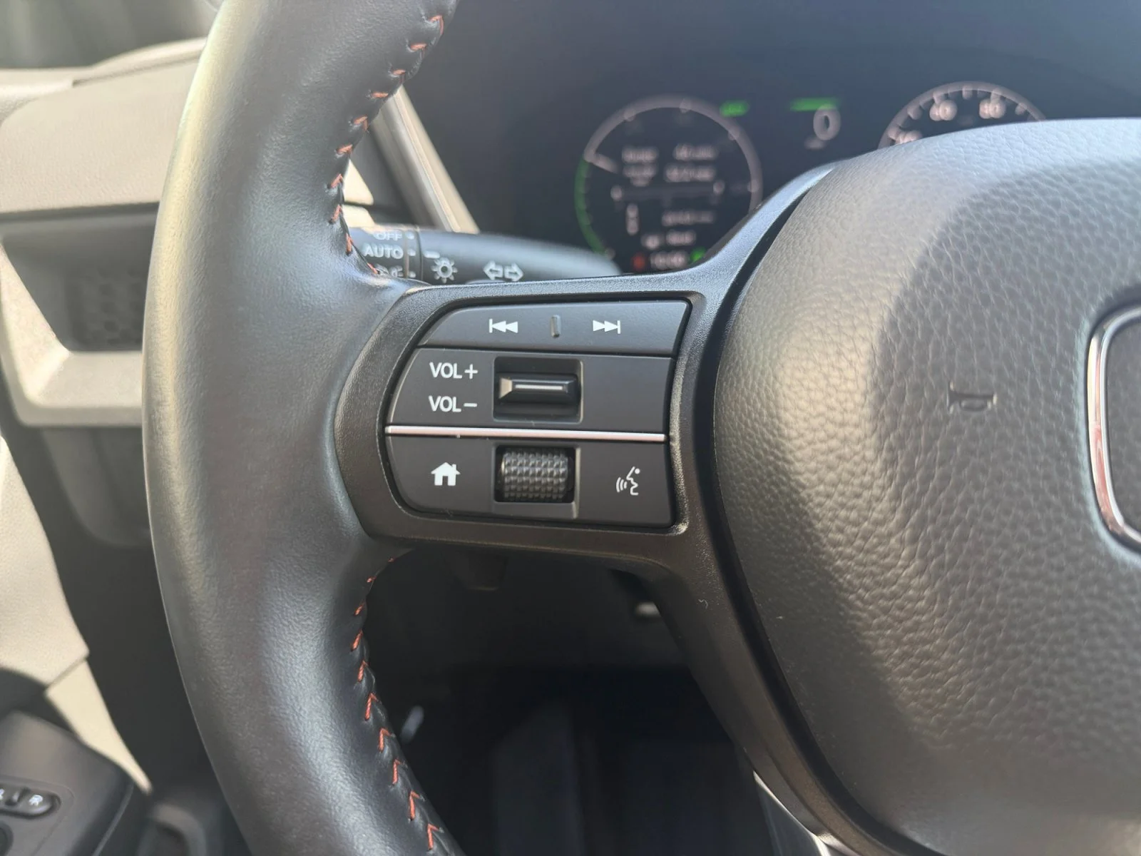 Certified Used 2025 Still Night Pearl Honda Sport-L image 11