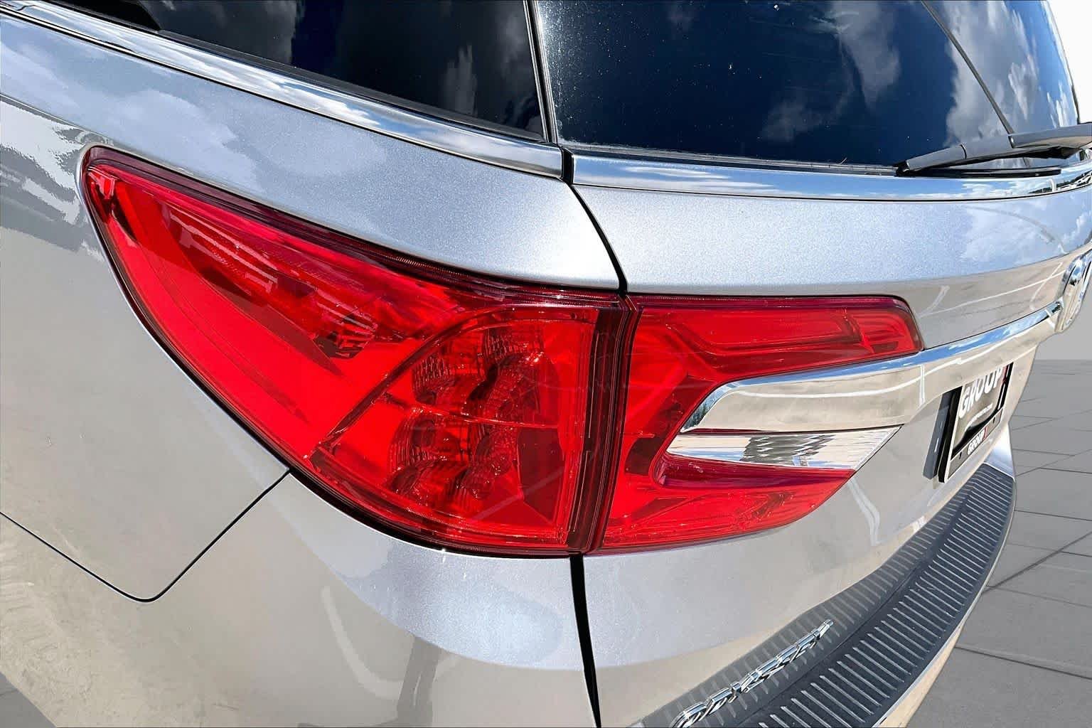 Used 2019 Lunar Silver Metallic Honda EX-L image 29