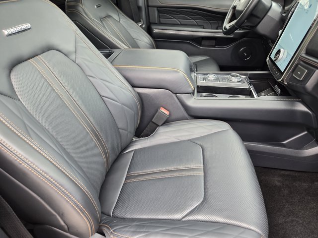 Used 2022 White Metallic Ford  image 12