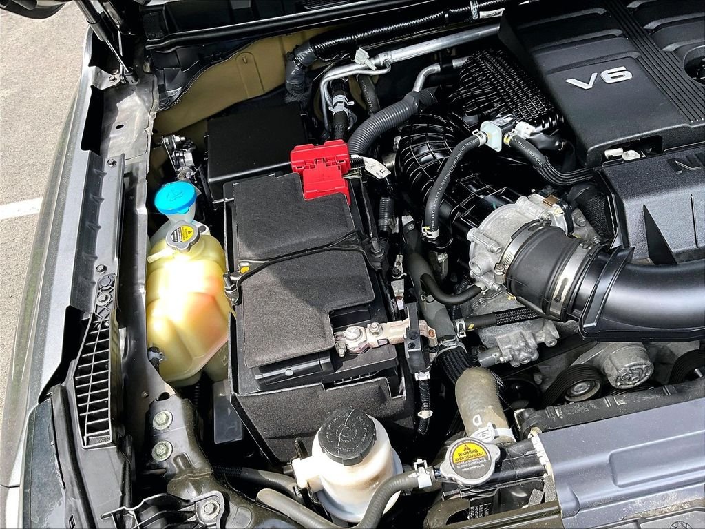 Used 2023 Gray Nissan S image 31