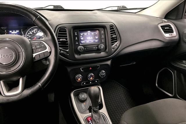 Used 2018 Olive Green Pearlcoat Jeep Sport image 7