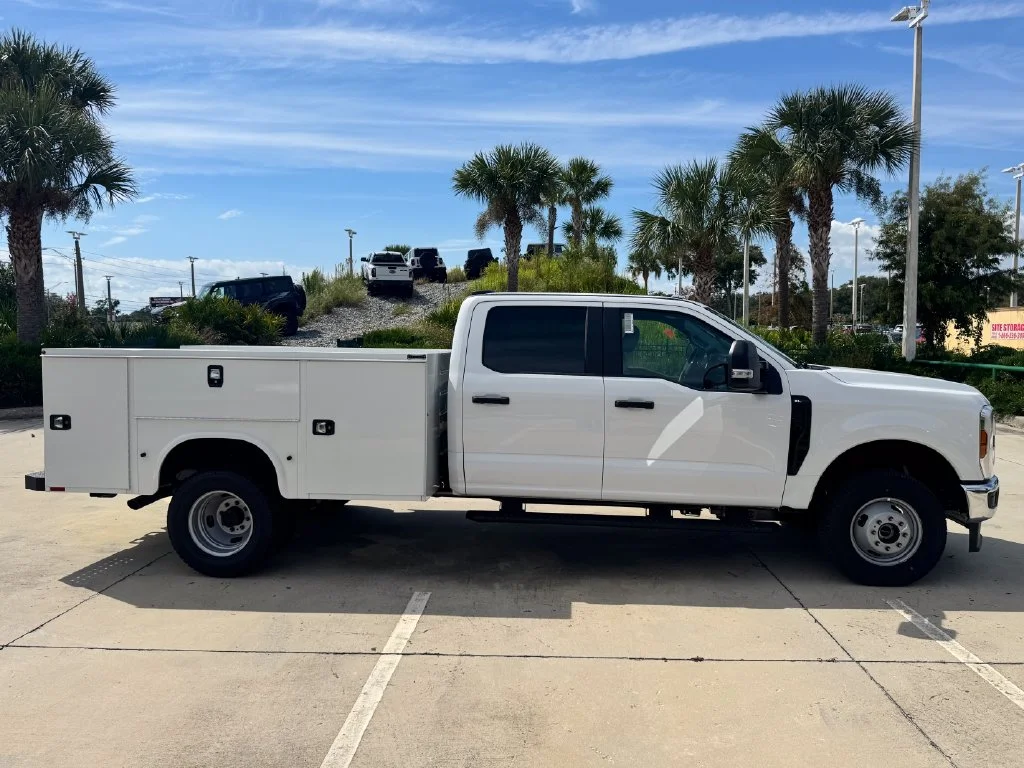 New 2027 White Ford XL image 8