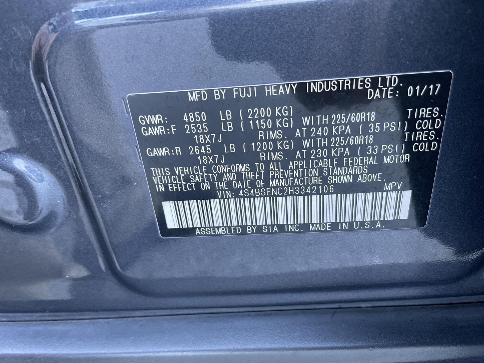 Used 2017 Carbide Gray Metallic Subaru Limited image 27
