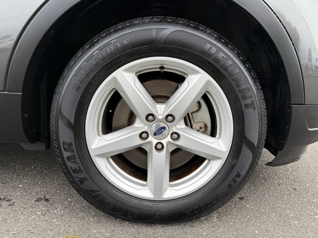 Used 2018 Gray Ford XLT image 9