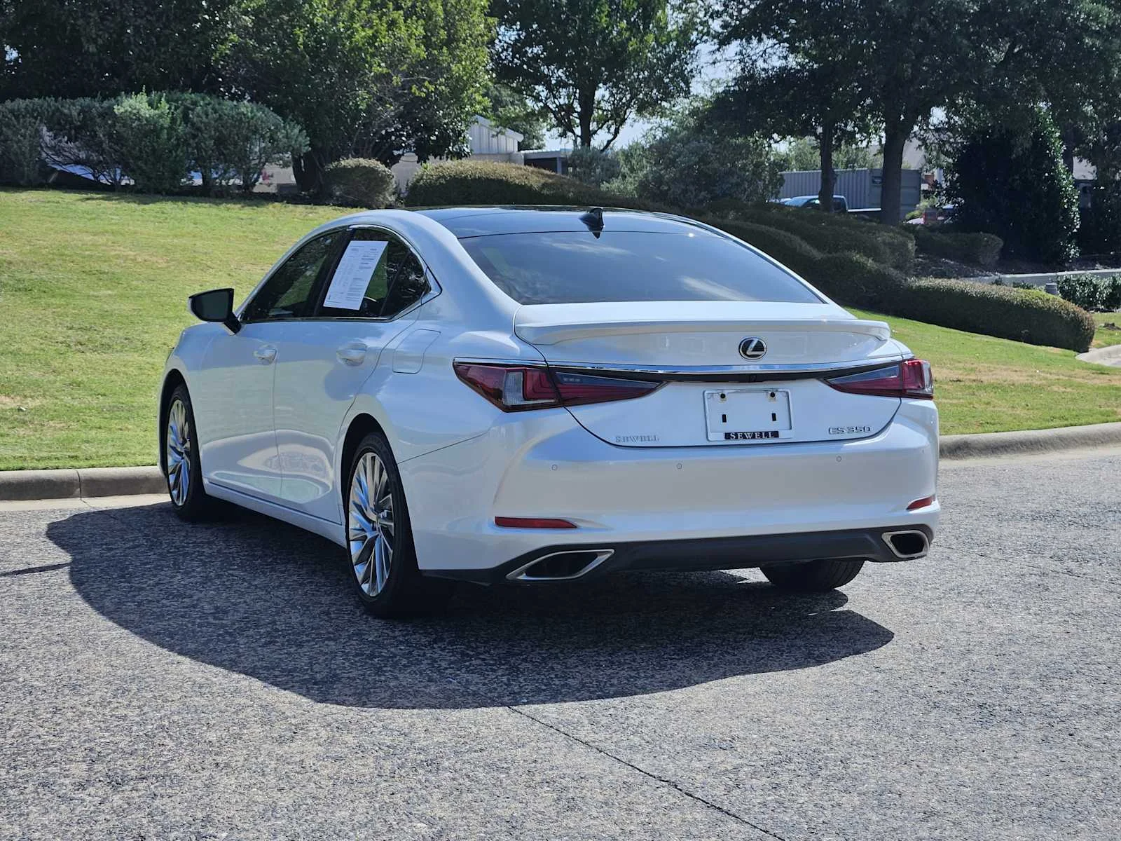 Certified Used 2023 EMINENT WHITE PEARL Lexus Ultra Luxury image 3