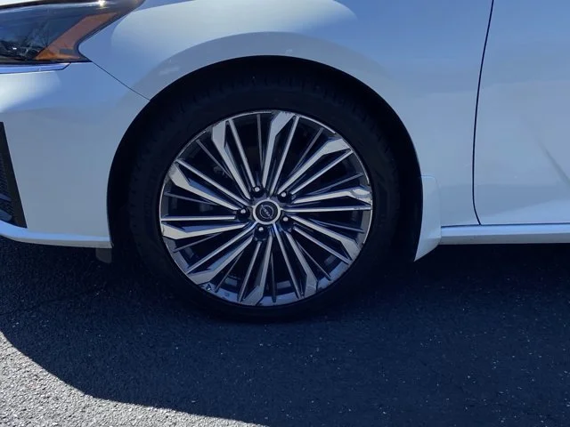 2025 Nissan Altima SL - Photo 8