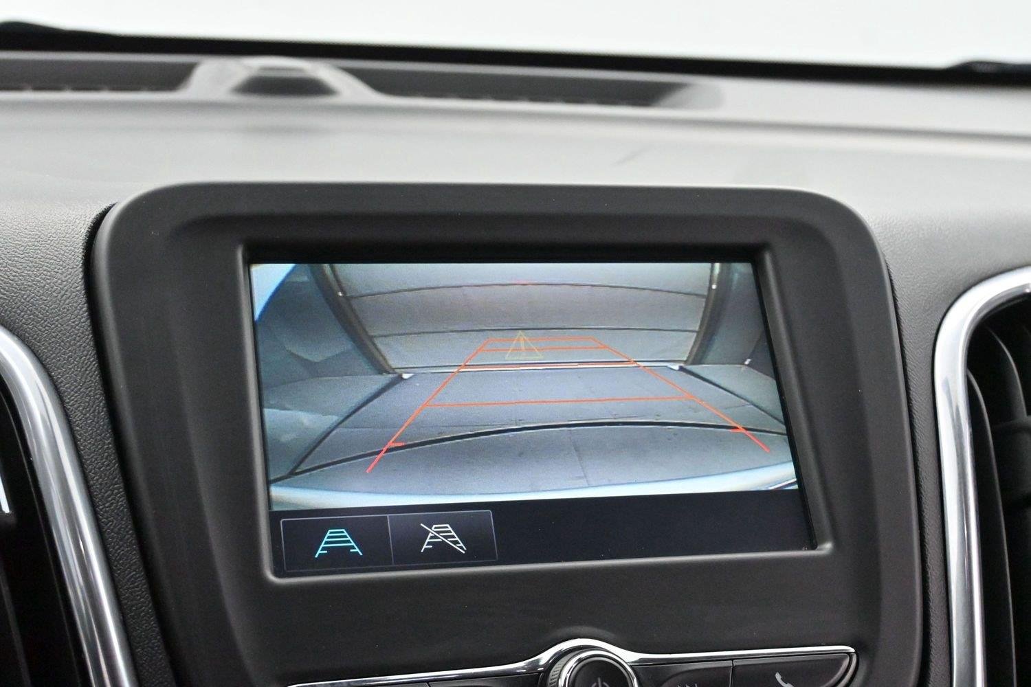 Used 2018 Silver Ice Metallic Chevrolet LT image 21
