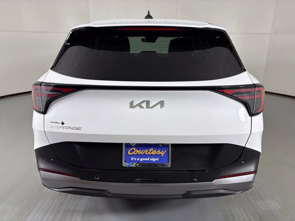 Used 2026 White Kia LX image 7