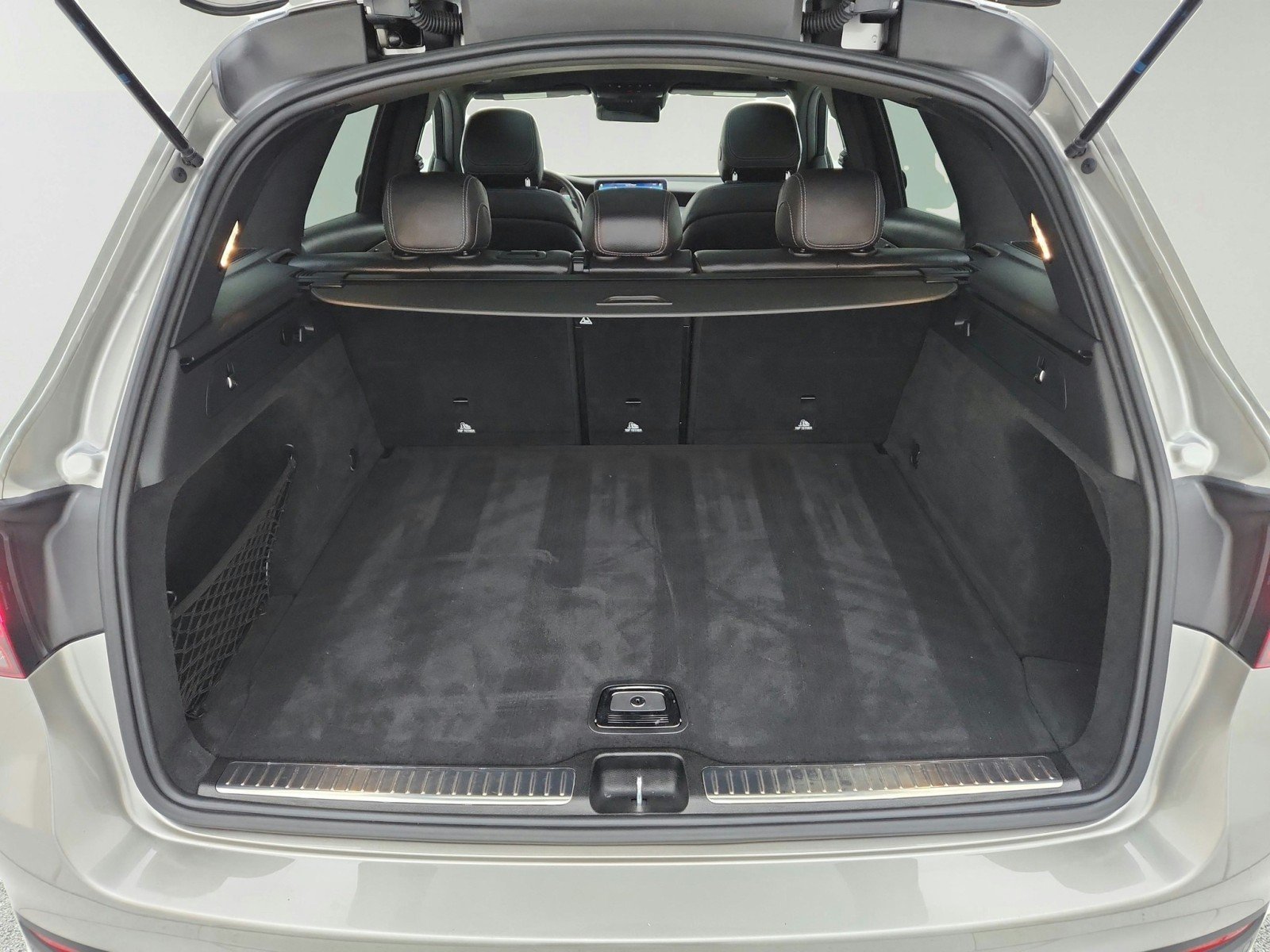 Used 2021 Mojave Silver Metallic Mercedes-Benz GLC 300 image 35