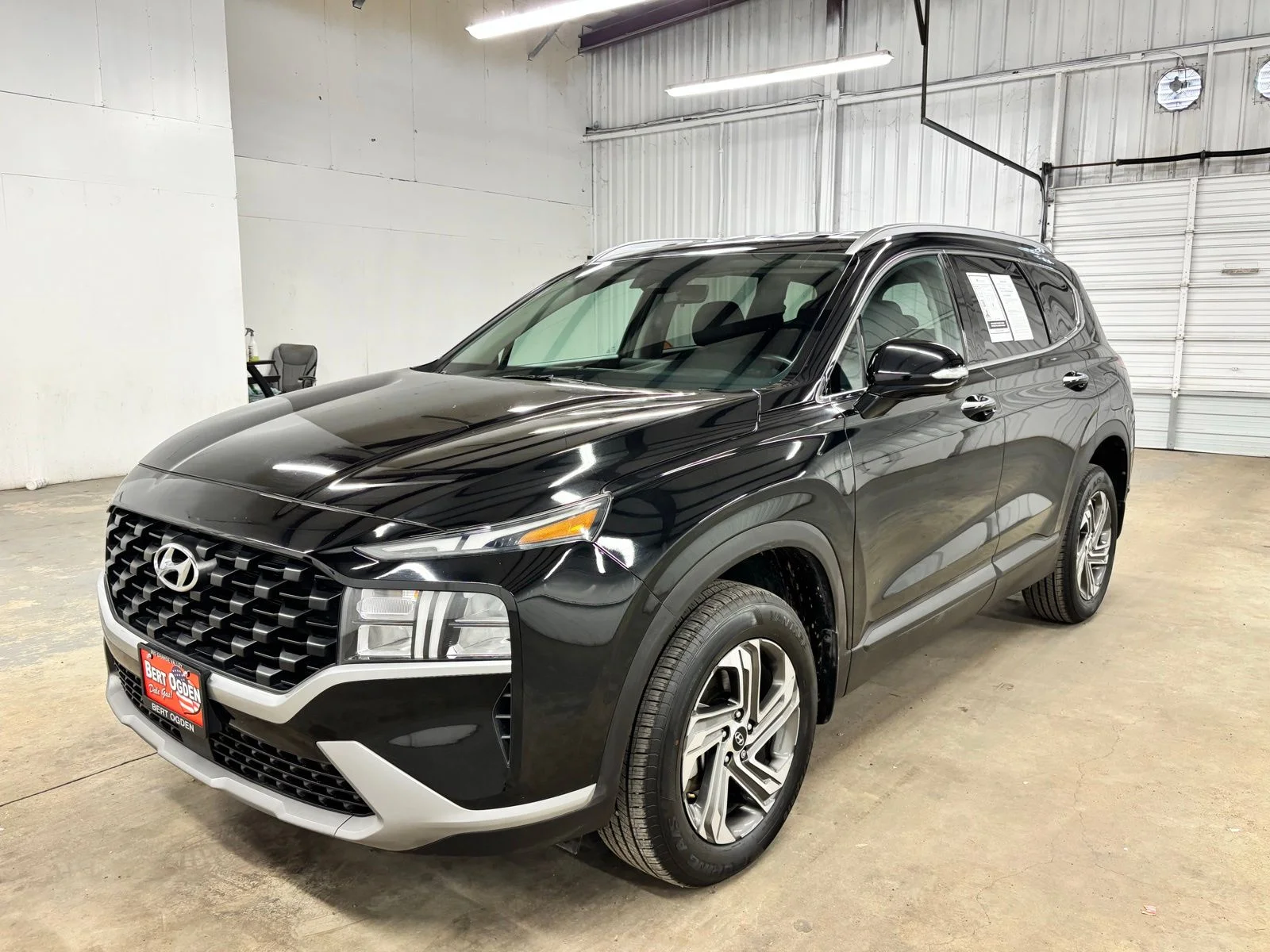 Used 2023 Black Hyundai SEL image 3