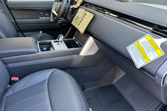 New 2026 Fuji White Land Rover SE image 15