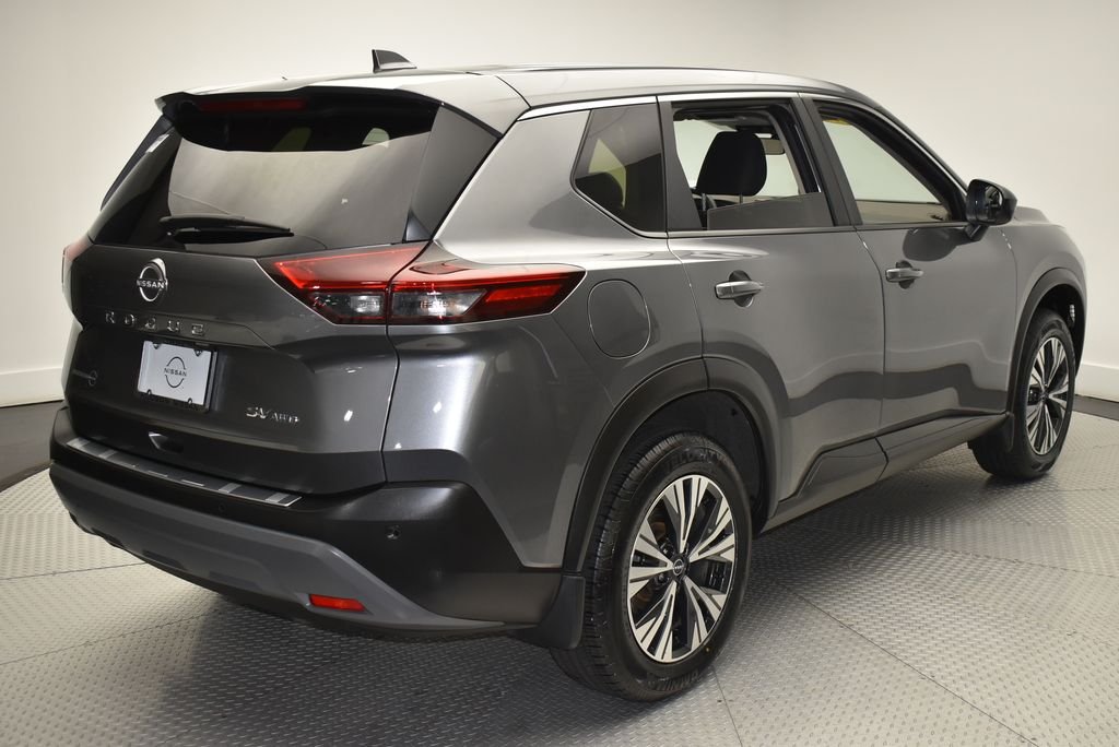 Used 2023 Gray Nissan SV image 5