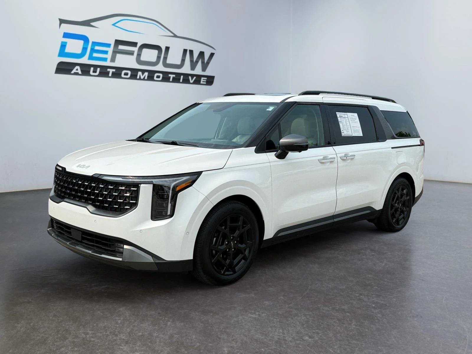 Used 2025 Snow White Pearl Kia SX Prestige image 7