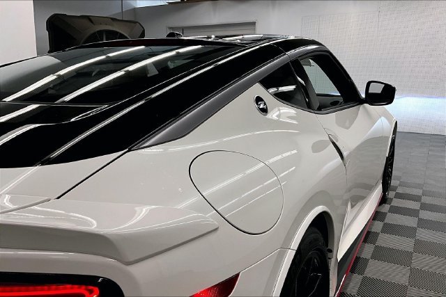 New 2027 Pearl White TriCoat/ Super Black Two Tone Nissan NISMO image 24