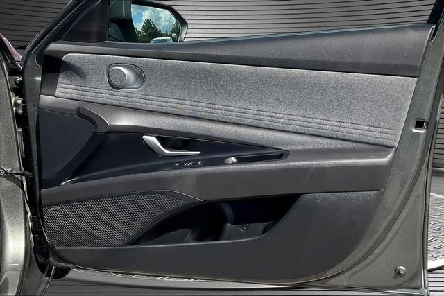 2024 Hyundai Elantra Limited - Photo 29