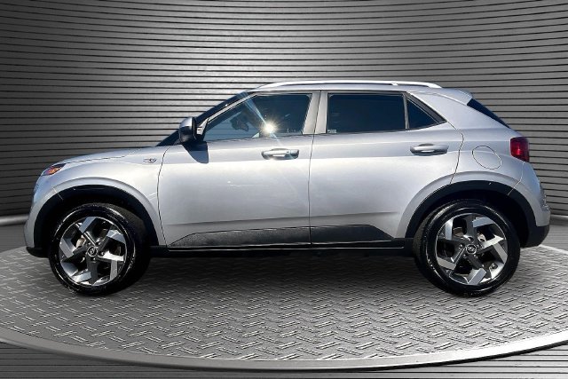 2025 Hyundai Venue SEL - Photo 8