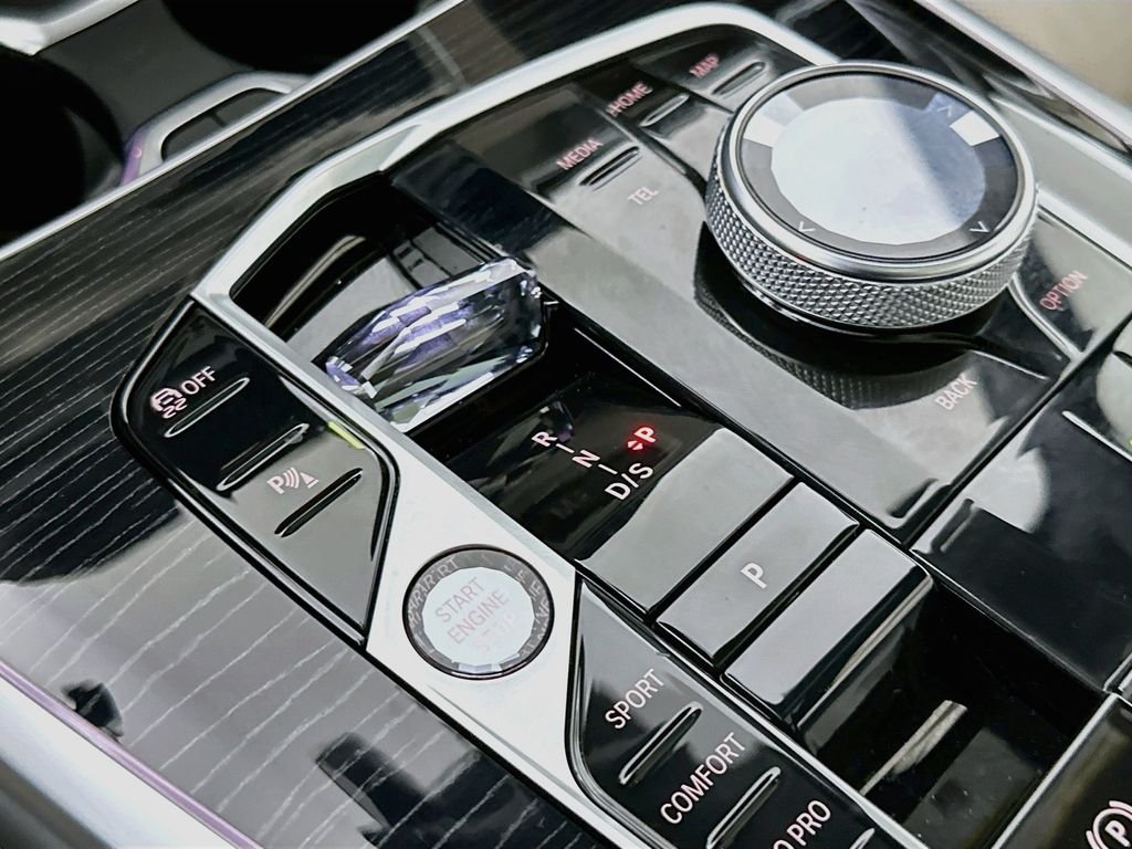 Used 2023 Gray BMW M60i image 16