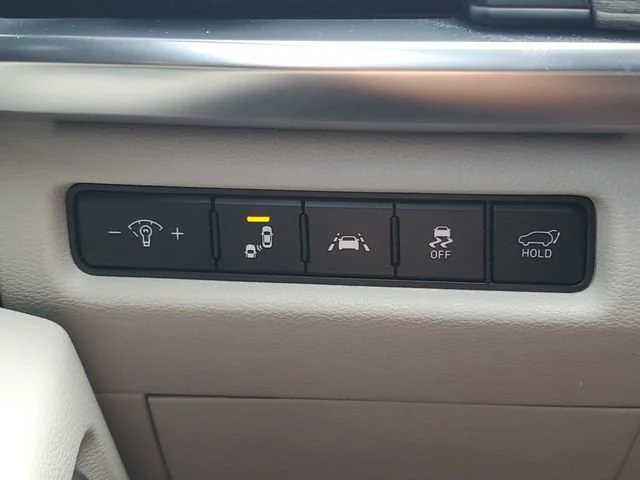 Used 2021 White Kia SX image 21