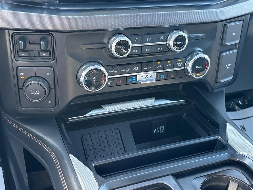 2023 Ford F-450 Super Duty Platinum - Photo 35