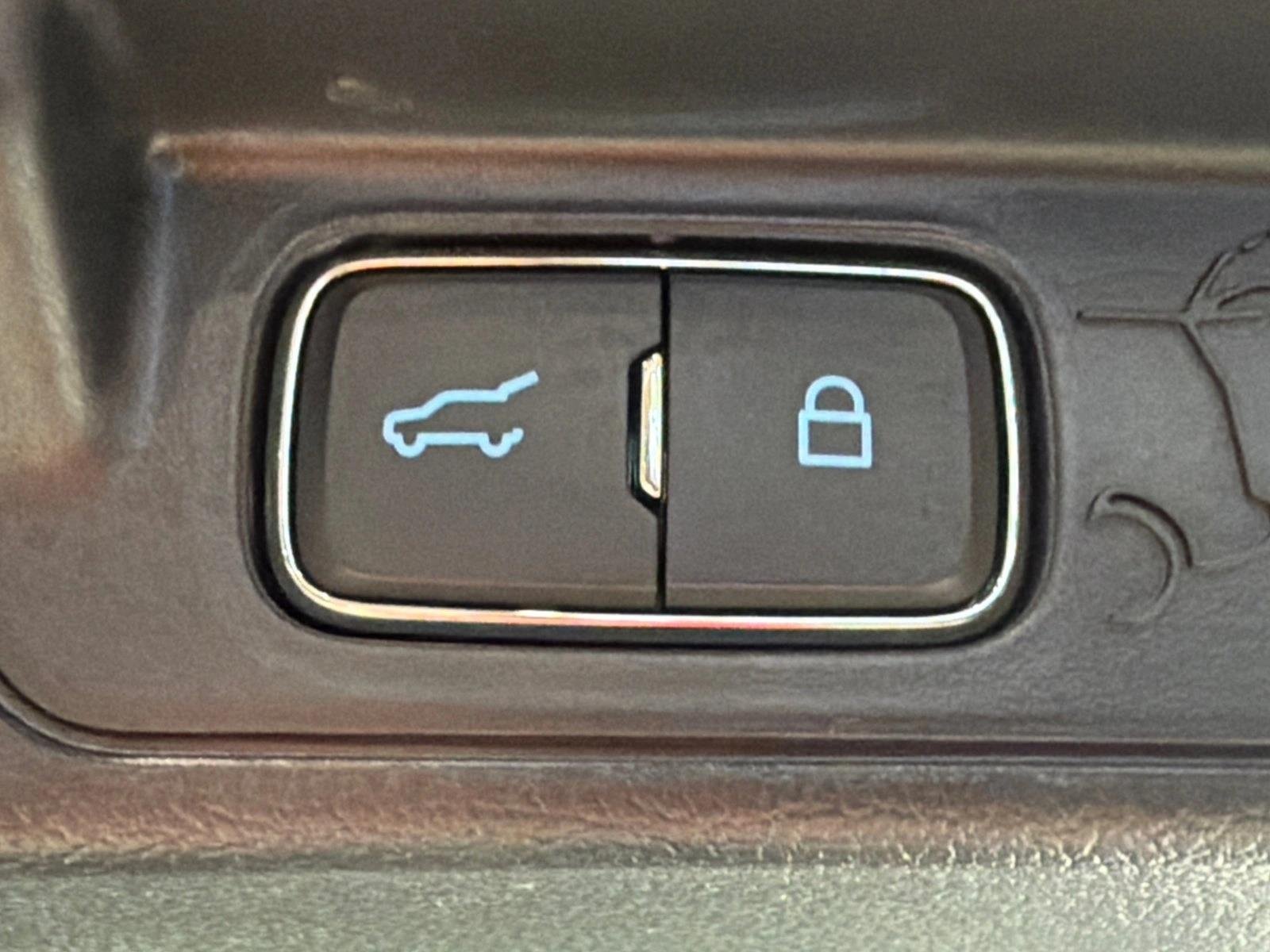 Used 2025 Carbonized Gray Metallic Ford ST-Line image 19