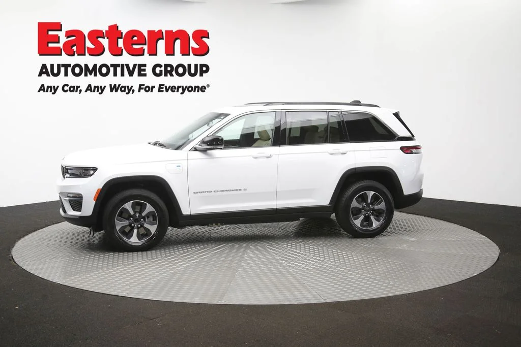 Used 2024 White Jeep 4xe image 62