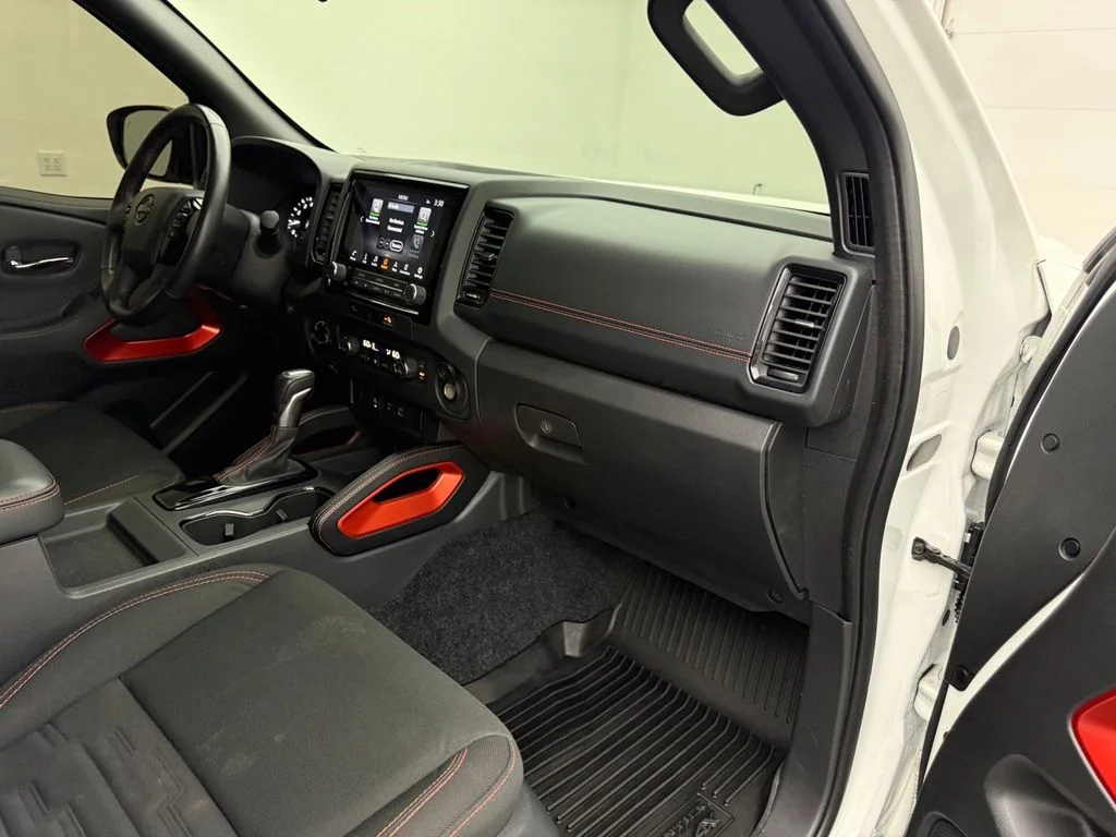 Used 2024 White Nissan PRO-4X image 31