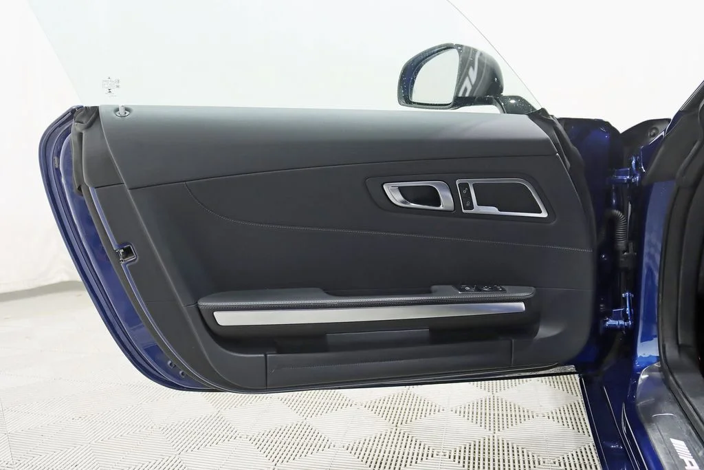Used 2019 Blue Mercedes-Benz Base image 32