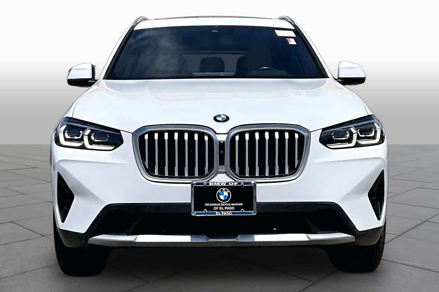 Used 2023 Alpine White BMW sDrive30i image 3