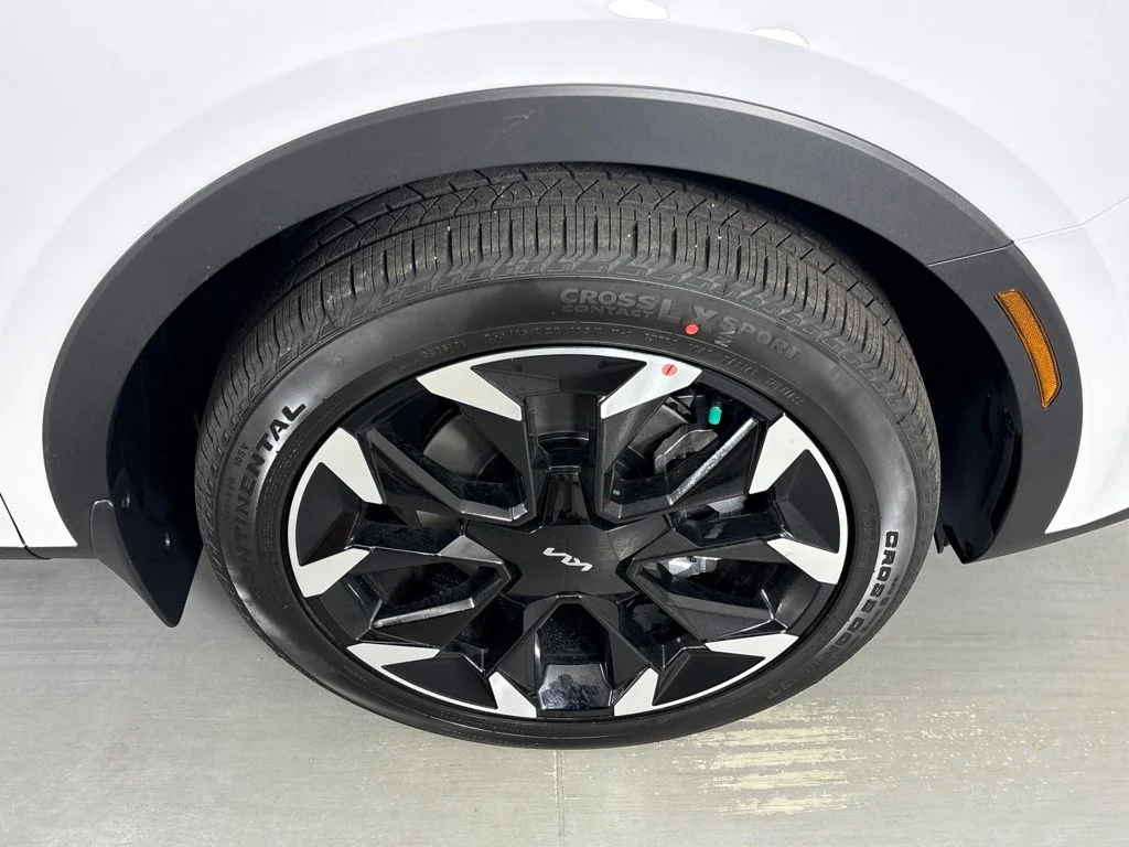 New 2026 Glacial White Pearl Kia EX image 11
