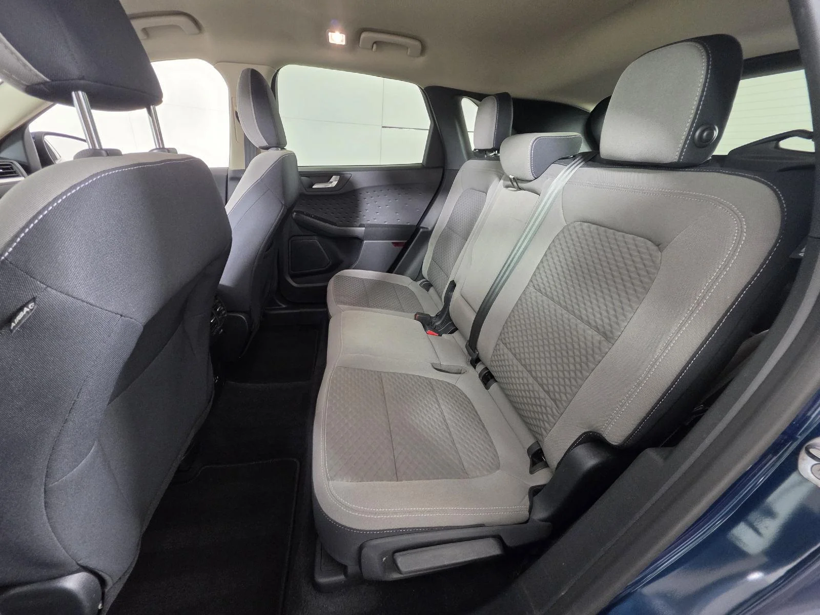 Used 2020 Dark Ford SE image 19