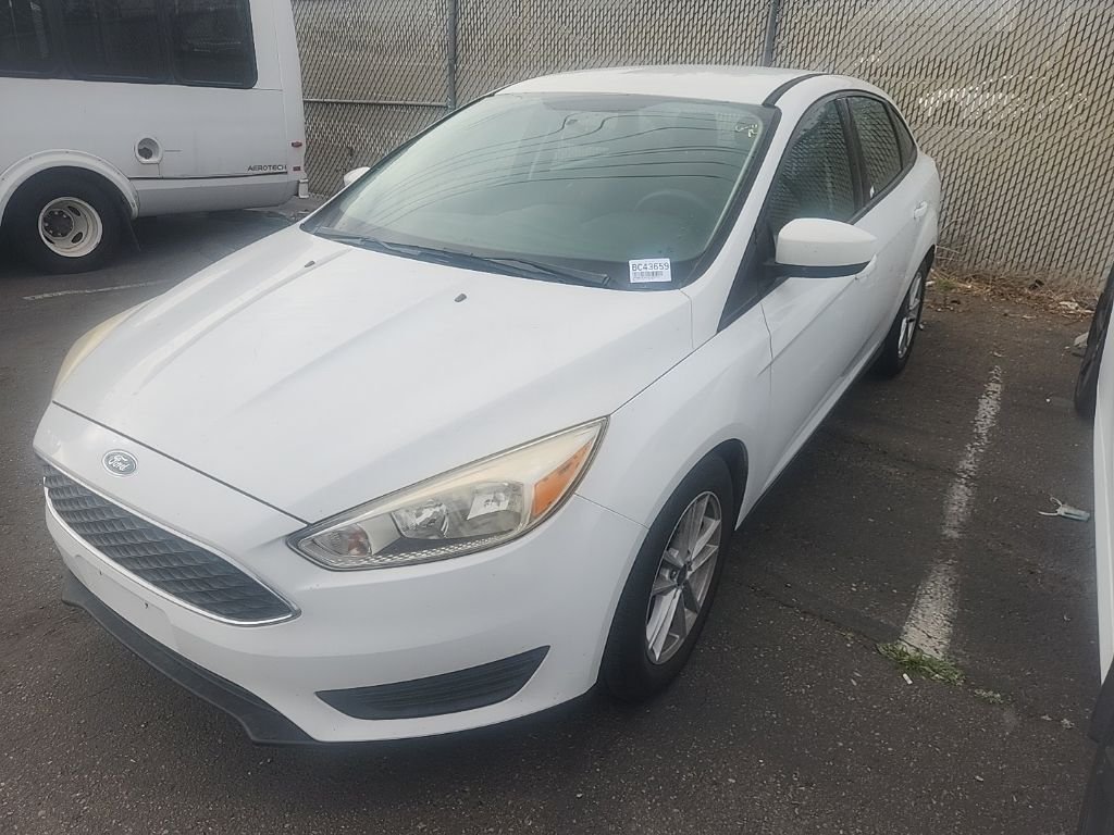 Used 2018 White Ford SE image 3