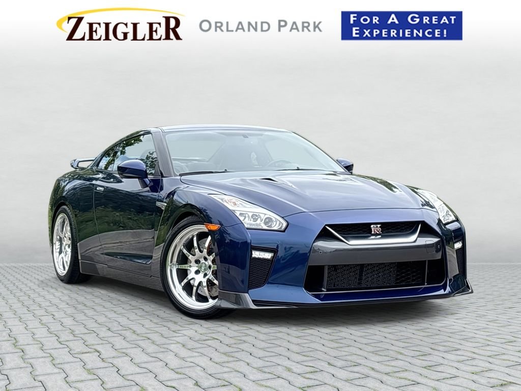 2015 Nissan GT-R Premium's photo