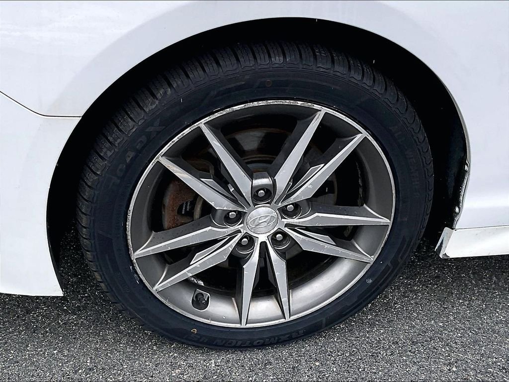 Used 2015 Quartz White Pearl Hyundai Sport 2.0T image 7