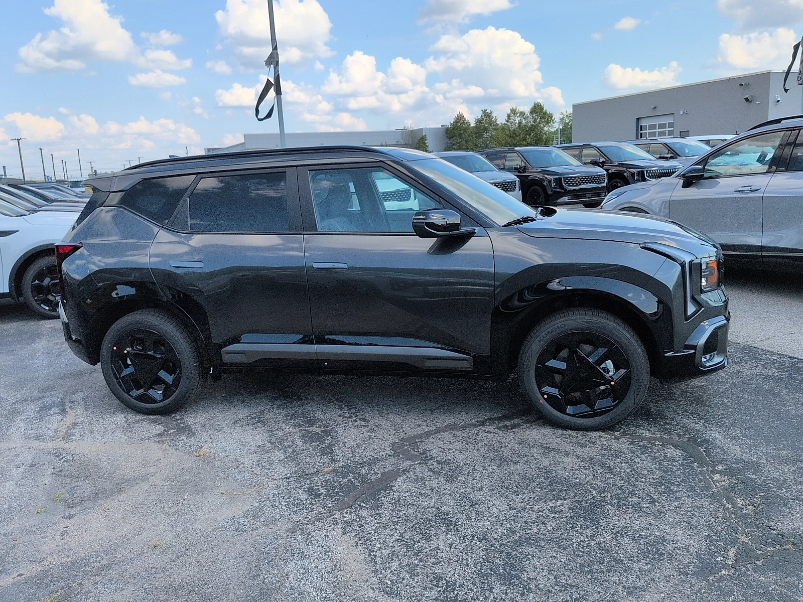 New 2027 Interstellar Gray - AGT Kia X-Line S image 2