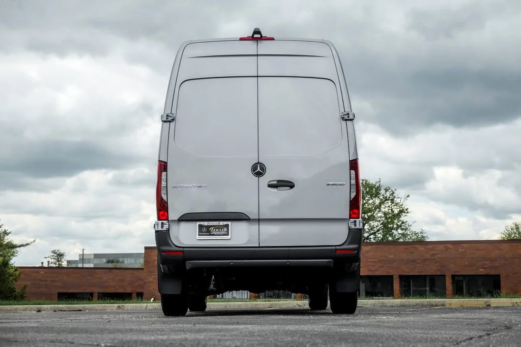 New 2026 high-tech silver metallic Mercedes-Benz Cargo 144 WB image 38