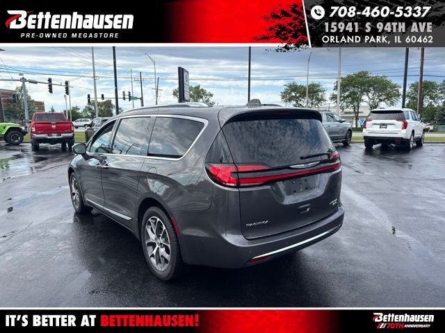 Used 2021 Gray Chrysler Limited image 3
