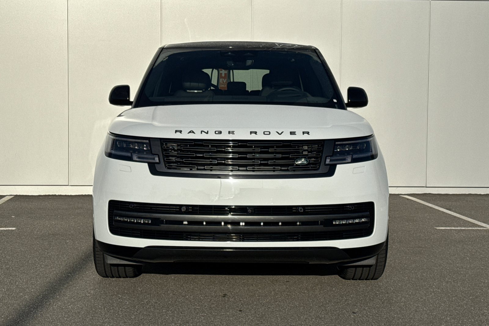 New 2026 Fuji White Land Rover SE image 8