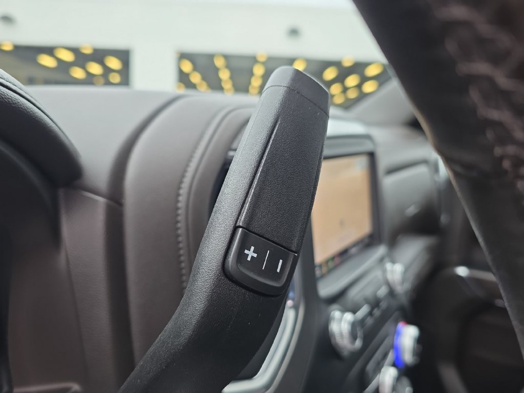 Used 2021 White GMC Denali image 39