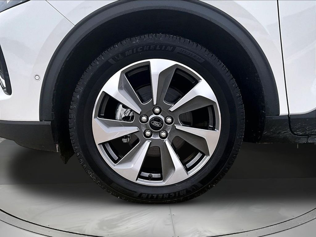 Used 2023 White Ford Platinum image 32