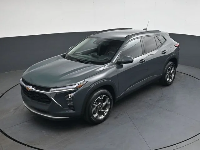 Used 2025 Gray Chevrolet LT image 28