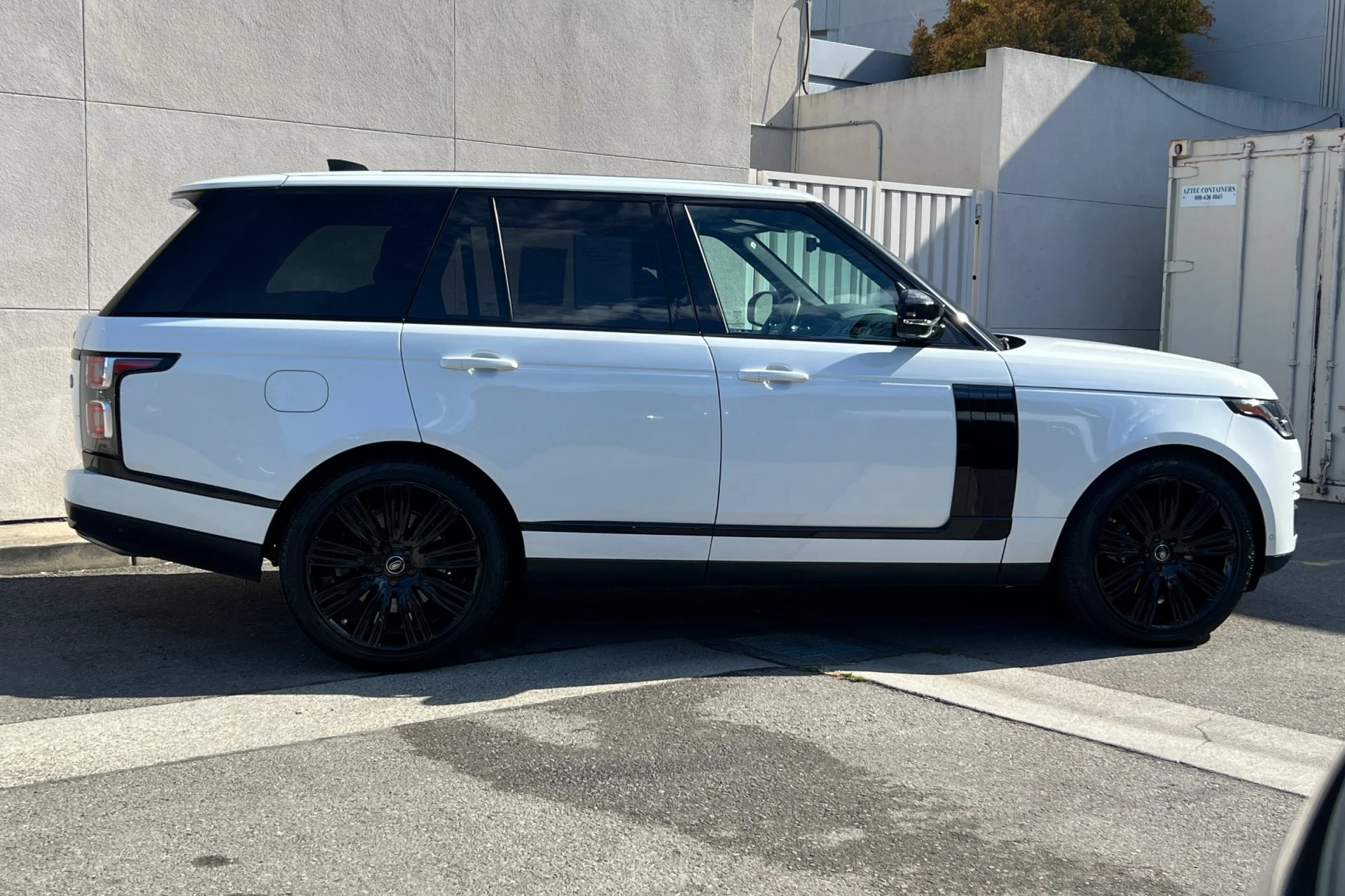 Used 2021 Fuji White Land Rover P525 Westminster image 8
