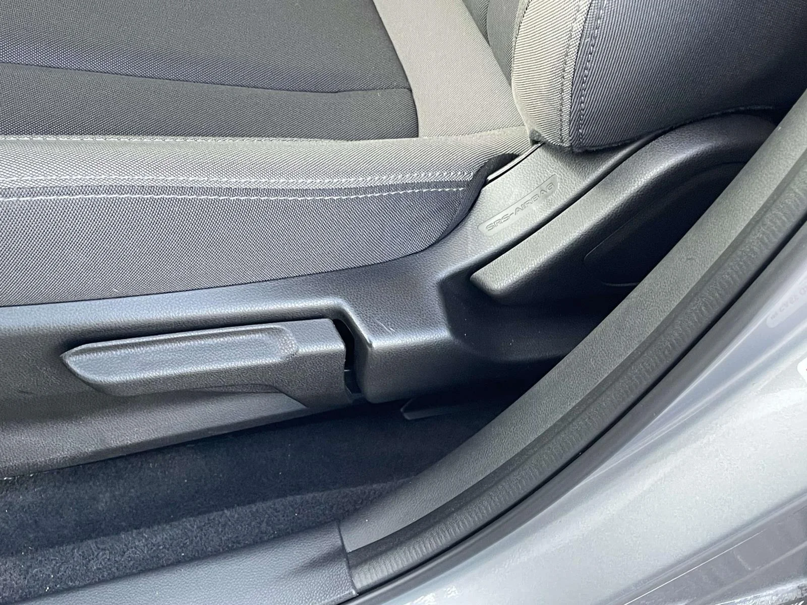 Used 2025 Ice Silver Metallic Subaru Premium image 7